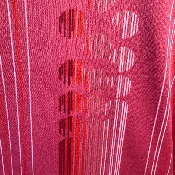 Vintage 70s top, raspberry red, white abstract stripes, long sleeves, 8/10 (M) - Picture 8 of 10
